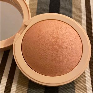 Em Cosmetics heavens glow blush in magic hour